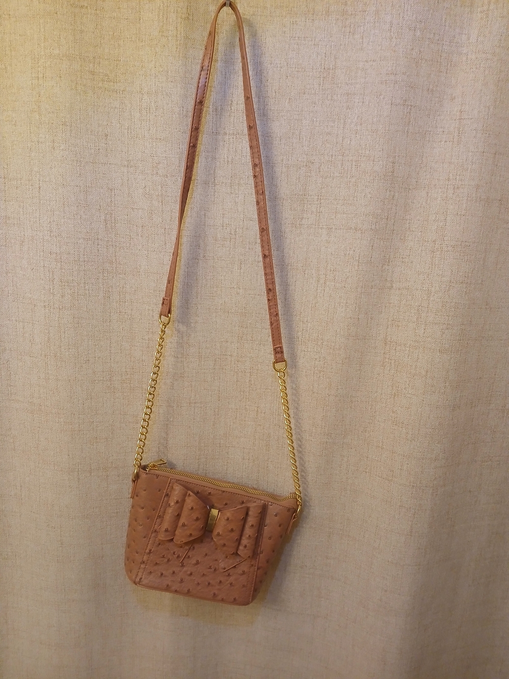 Bow-Accent PINK Grossi Crossbody Bag with Gold Chain Strap